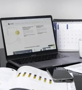 Computador para consulta de historial en universidad