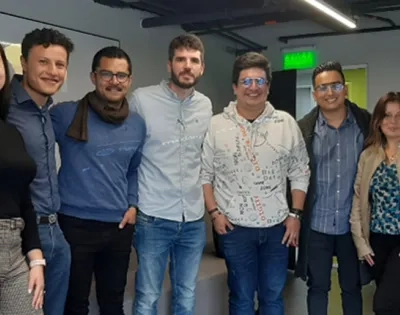 Visita del investigador enrique bonilla de madrid españa