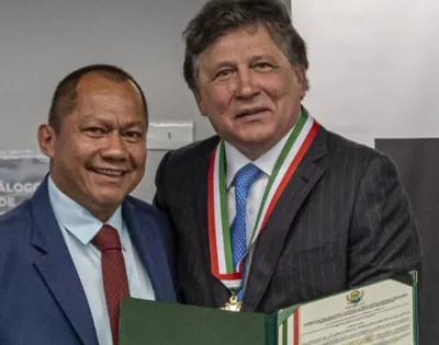 Medalla-al-merito-por-parte-de-la-ciudad-de-florencia-caqueta