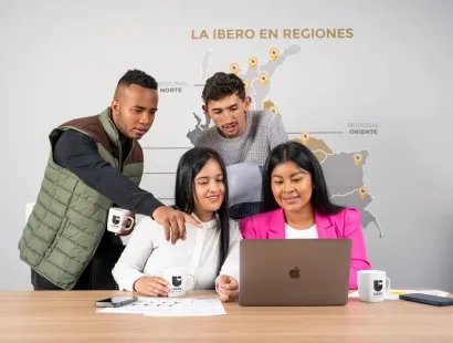 Estudiantes de la carrera administración financiera