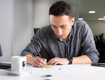 Estudiante de ingeniería industrial virtual