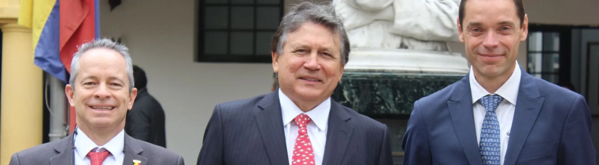 Merito josa acevedo y gomez en el grado gran cruz por parte del concejo de bogota