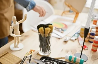 Utensilios de arte para estudiantes