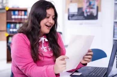 Estudiante en proceso de admisión a la universidad