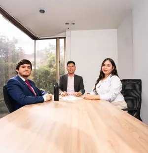 Estudiantes de derecho virtual