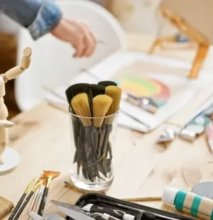 Utensilios de arte para estudiantes